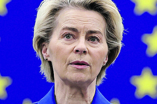 Von der Leyen promete mais 'sanções severas' à Rússia após ataque a Kiev
