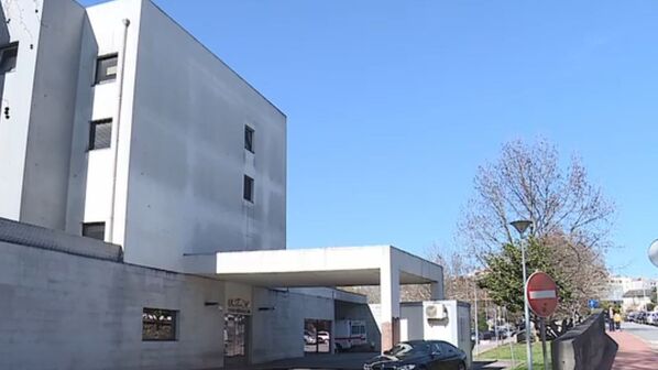 Penas de prisão efetiva para 10 dos 12 arguidos que agrediram enfermeiros e segurança no Hospital de Famalicão