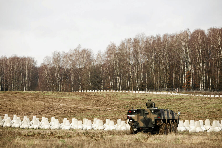 2024-11-30T114401Z_664146625_RC2NFBA42GL4_RTRMADP_3_POLAND-DEFENCE-BORDER.JPG