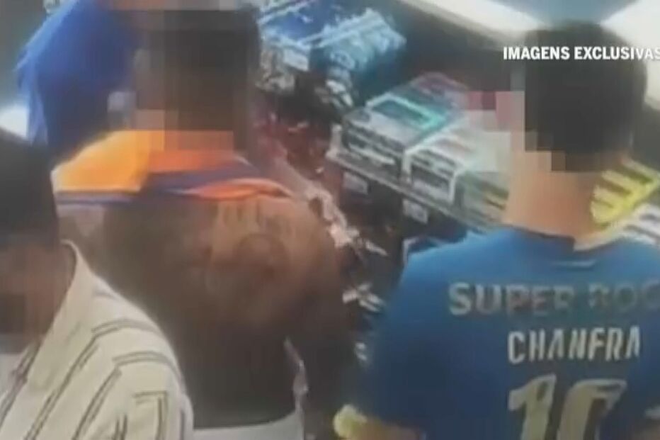 As imagens exclusivas de elementos dos 'Super Dragões' a roubar posto de combustível