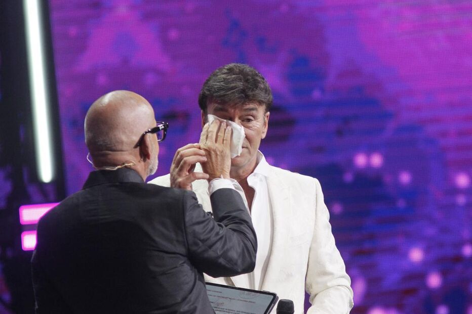 Goucha limpa as lágrimas a Tony Carreira