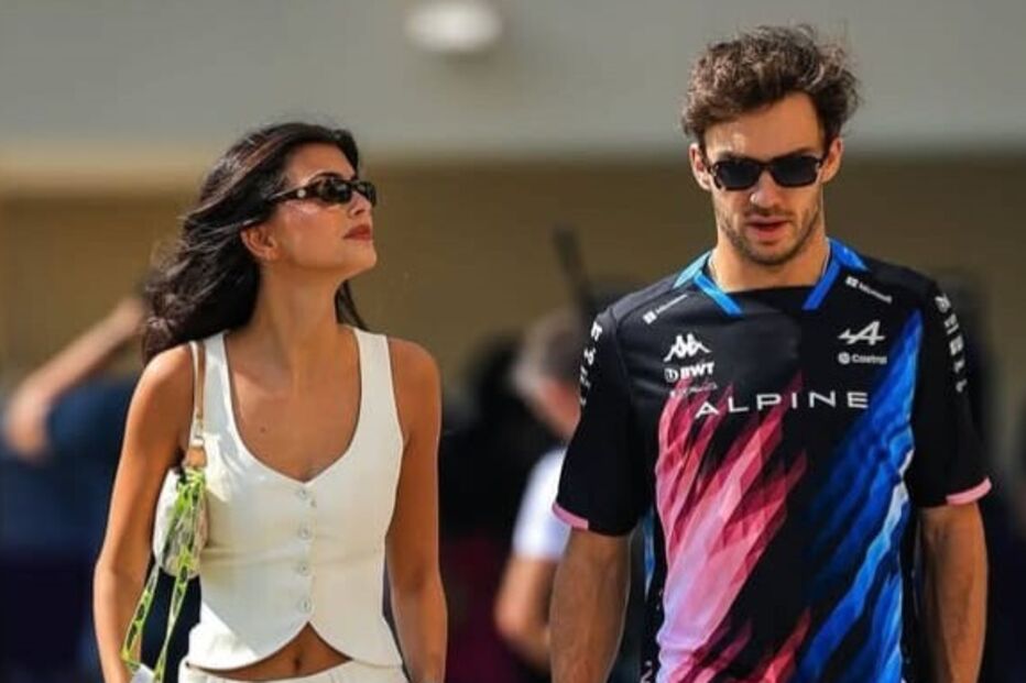 Alex Albon e a namorada