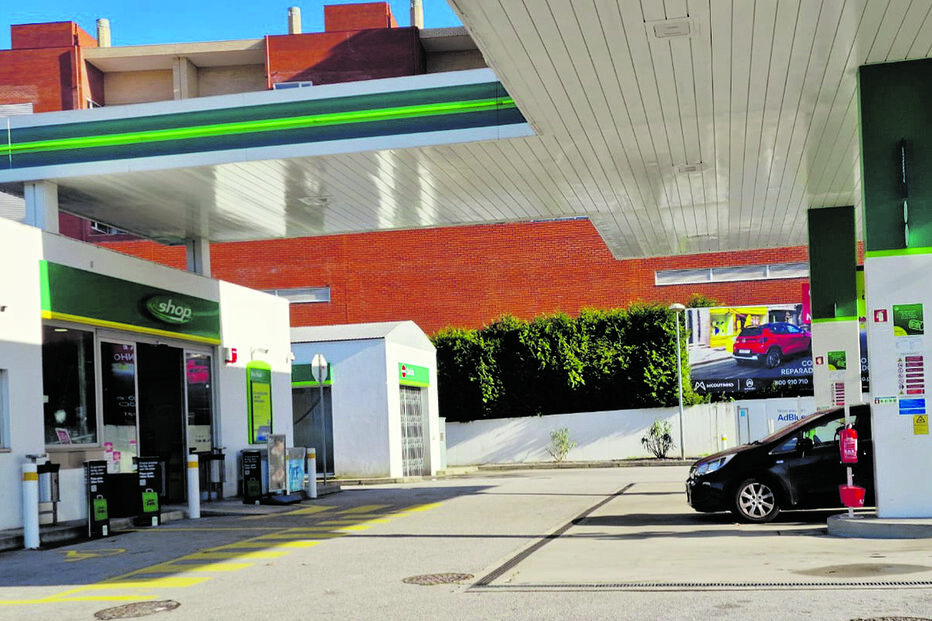 Ladrão dá dez facadas a GNR e morre durante um assalto 