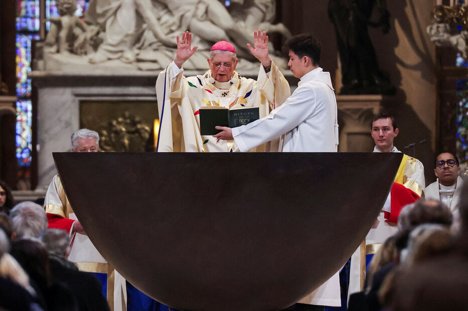 Missa volta a ouvir-se em Notre Dame de Paris depois de cinco anos de 'silêncio'