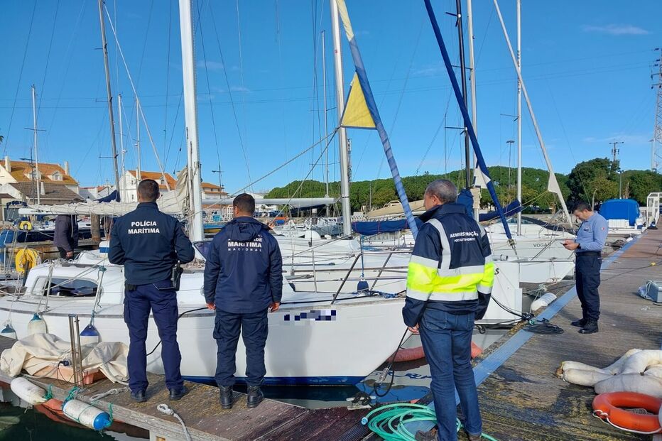 Autoridade Marítima Nacional auxilia tripulante de veleiro em incidente em Aveiro