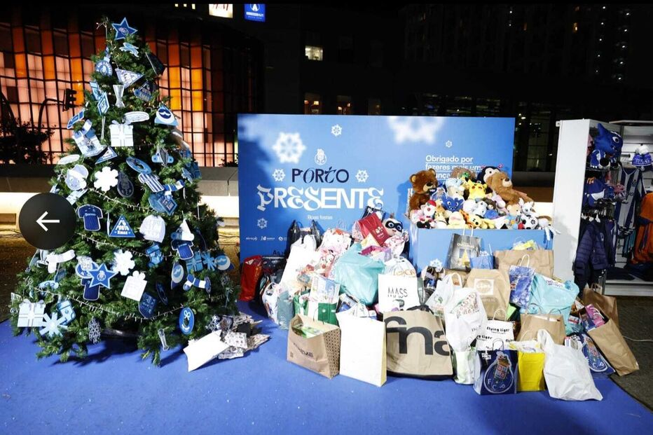 Adeptos e sócios do FC Porto fazem doação de Natal