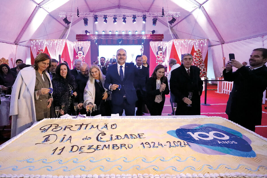 BOLO ANIVERSARIO DIA 11 DEZEMBRO-pag 2 foto secundária.jpg