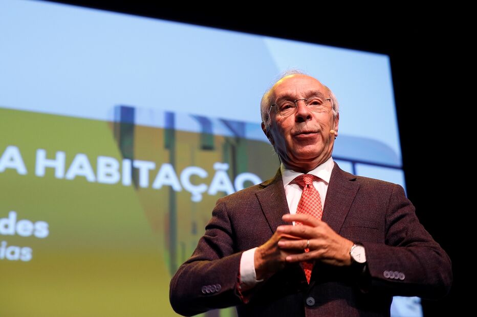 Imagem Bola Marques Mendes 50317954.jpg (23485624) (Milenium)