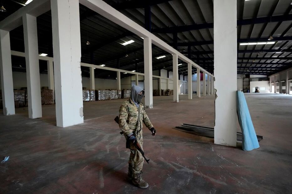 'Villa' luxuosa escondia fábrica da 