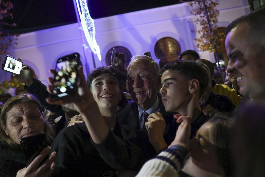 Marcelo Rebelo de Sousa respondia aos jornalistas durante uma visita ao Barreiro para a tradicional ginjinha de Natal