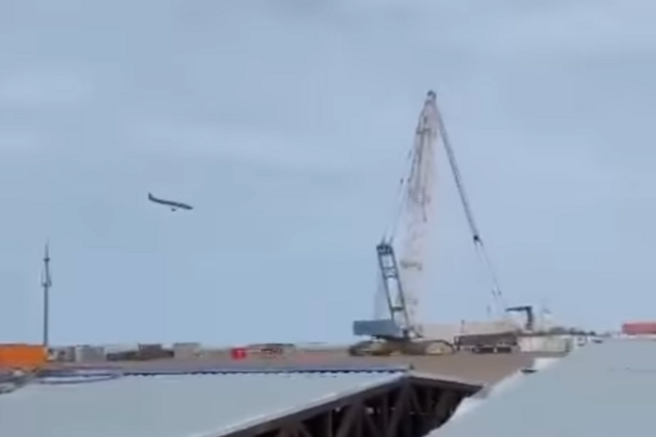 Avião com 72 pessoas a bordo despenha-se no Cazaquistão