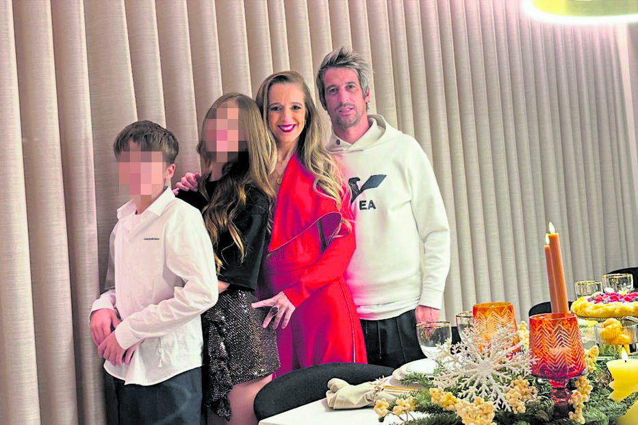 Fábio Coentrão com a mulher e os filhos