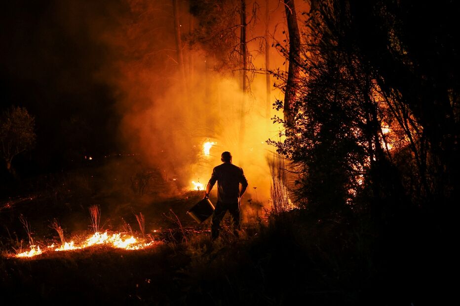 Incêndios devastadores no Norte e Centro