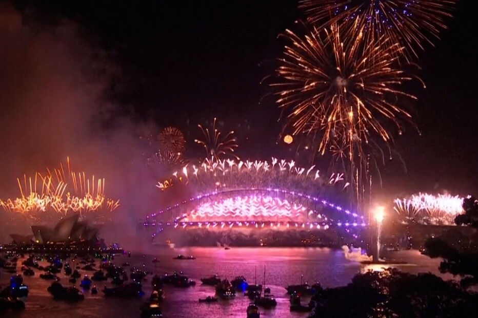 Austrália dá as boas-vindas a 2025 com o maior espetáculo de fogo de artifício de sempre