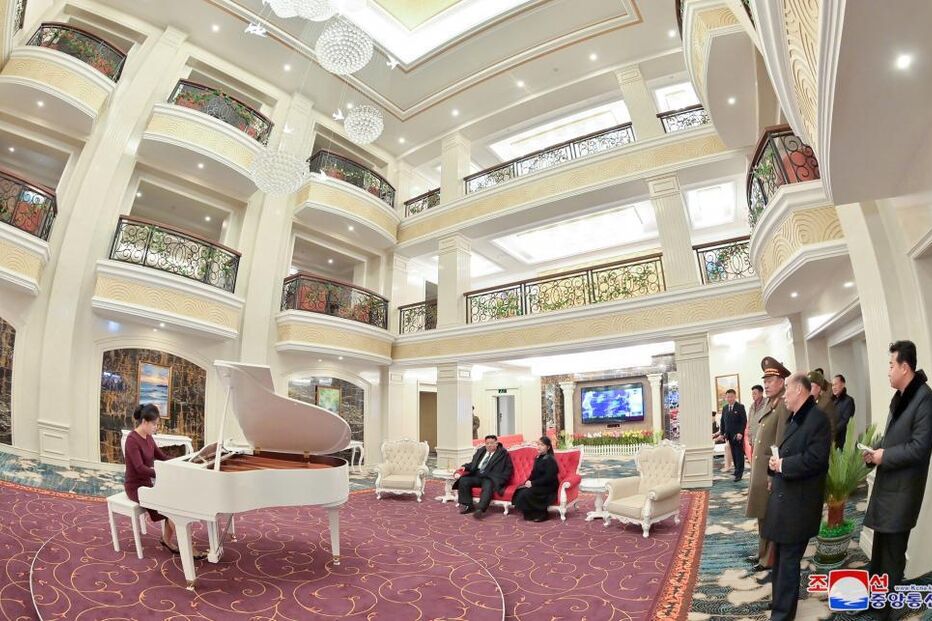 Kim Jong-un visita novo resort turístico na Coreia do Norte na companhia da filha