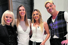 Ágata, Romana, Yara e Sérgio Rossi em foto de família