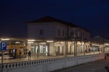 Comboio Intercidades retido na estação de Coimbra devido a surto psicótico de passageiro