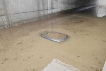 Mulher resgatada de carro submerso num túnel em Gaia