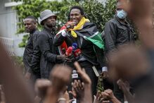 Venâncio Mondlane discursa nas ruas de Maputo