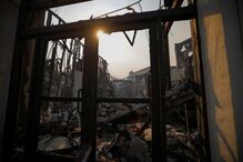 Destruição provocada pelos incêndios na Califórnia 