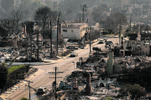 Incêndios deixaram cenário de devastação em várias comunidades de Los Angeles, com bairro inteiros devorados pelas chamas e reduzidos a cinzas.