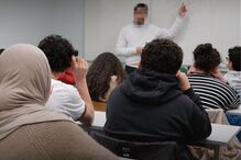 Governo diz que medida faz parte de política de imigração “humanista e eficaz na integração”