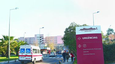 Doentes urgentes com espera de quase 12 horas no hospital Amadora-Sintra