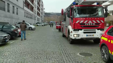 Incêndio em garagem no Parque das Nações obriga a evacuar dois prédios