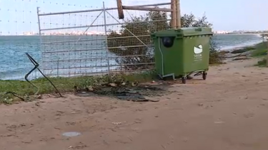 Corpo humano carbonizado encontrado em praia do Seixal