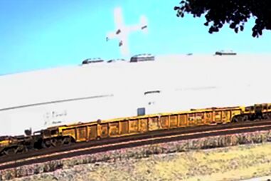 Dois mortos e 19 feridos em queda de avião na Califórnia