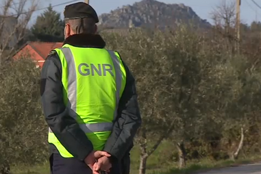 GNR detém homem com droga no carro durante operação STOP em Alfândega da Fé