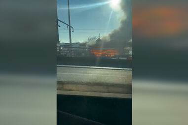 Incêndio em quiosque de Santa Apolónia em Lisboa