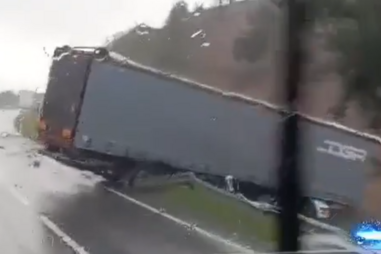 Camião despista-se no IC21 em Portela do Lobo. Condutor ficou ferido