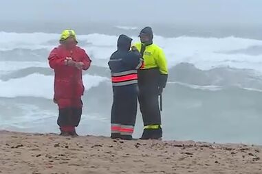 Buscas por homem desaparecido no mar da Póvoa de Varzim retomadas