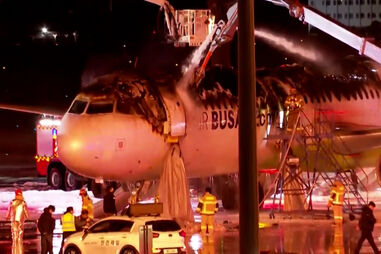 Incêndio em avião na Coreia do Sul obriga a retirar 176 pessoas a bordo