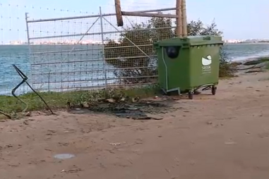 Corpo humano carbonizado encontrado em praia do Seixal