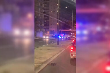 Choque em cadeia faz dois feridos e corta Calçada de Carriche