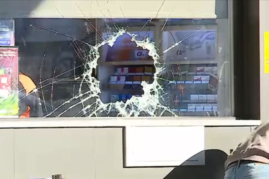 Homem assalta bomba de gasolina e rouba 700 euros em Paços de Ferreira