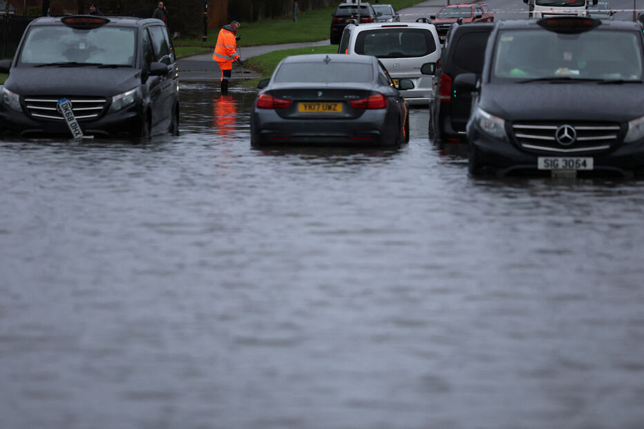 Chuva intensa provoca inundações no Reino Unido