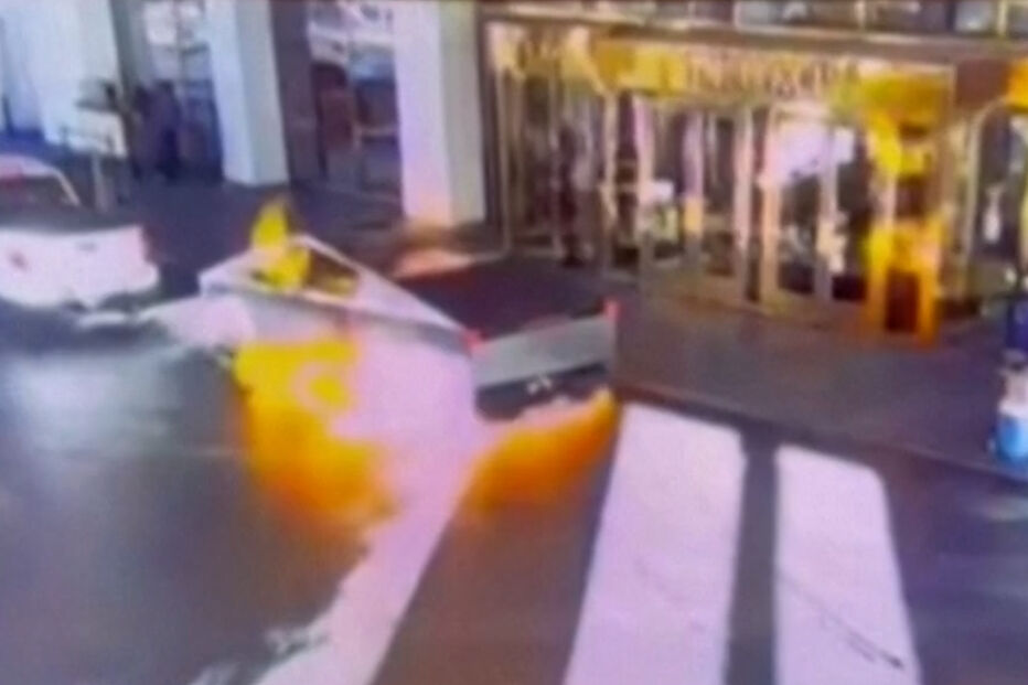 Imagens de videovigilância mostram momento em que Tesla explode em frente a hotel de Trump em Las Vegas