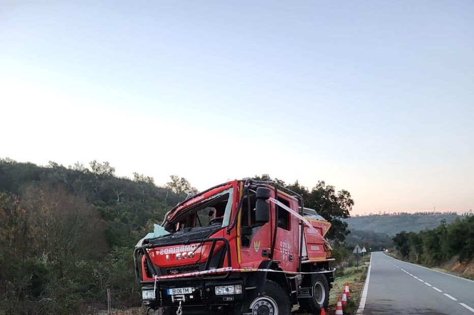 Viatura do despiste que envolveu cinco bombeiros de Odemira