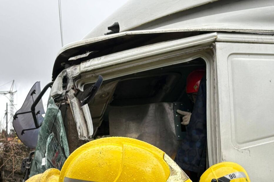 Colisão entre camiões causa dois feridos em Santo Tirso