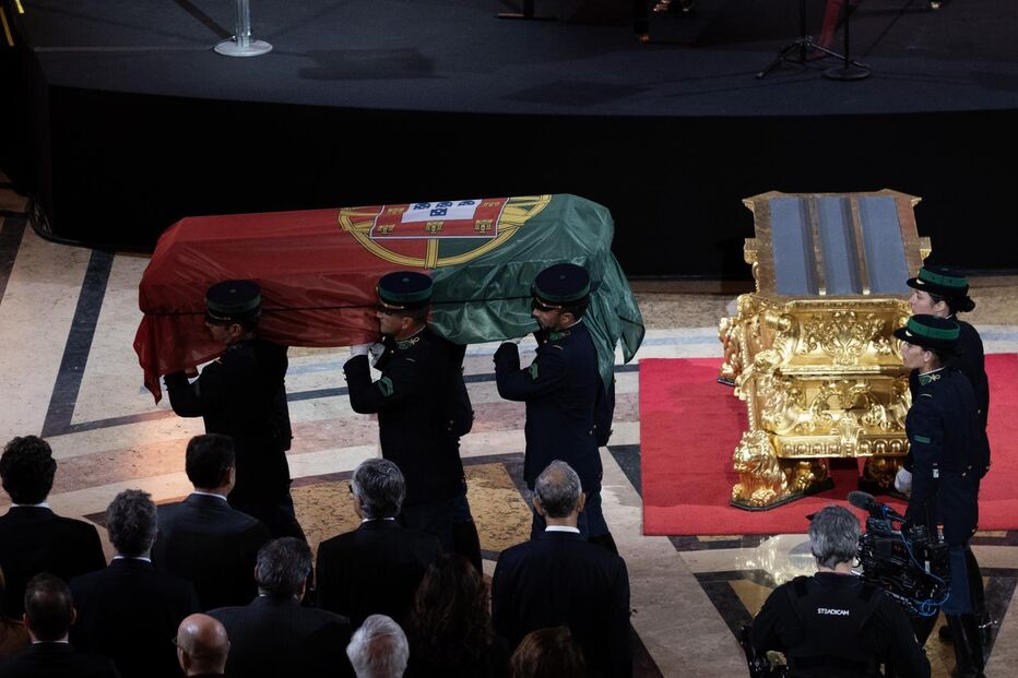 Trasladação de Eça de Queiroz para o Panteão Nacional