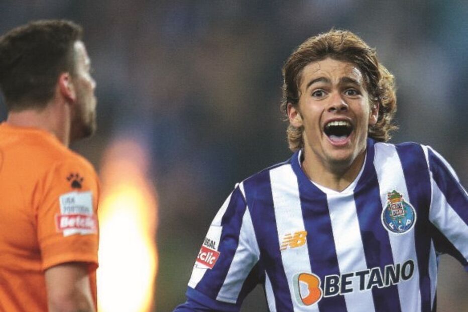 Rodrigo Mora, de 17 anos, tem contrato até 2027