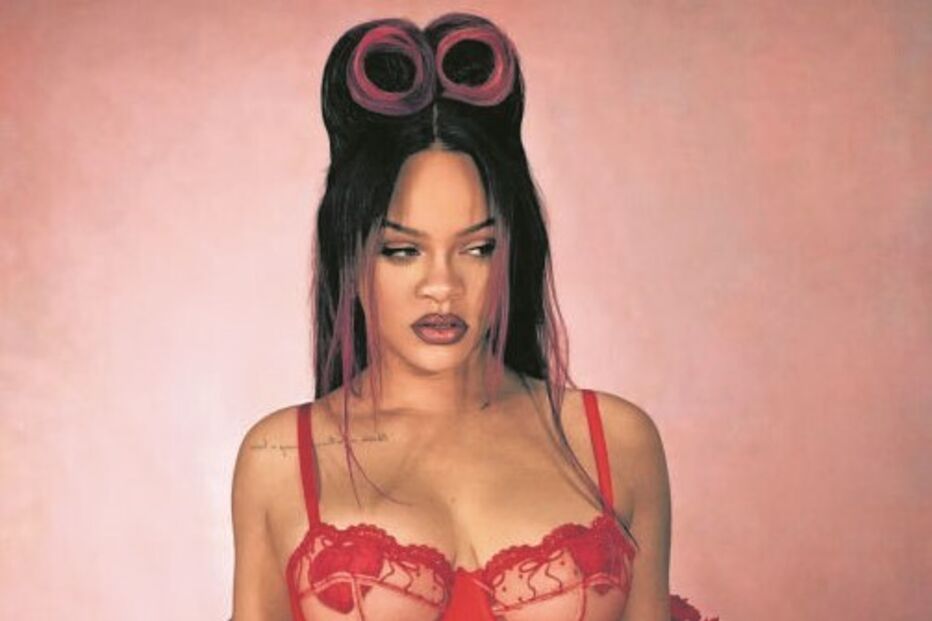 Artista posou e arrasou com um conjunto de lingerie vermelha da coleção especial do Dia dos Namorados da sua marca de roupa íntima.