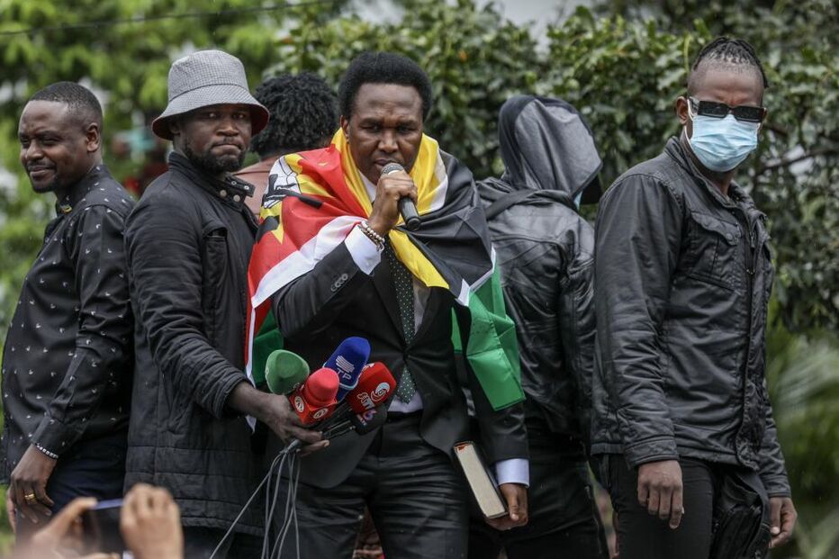 Venâncio Mondlane discursa nas ruas de Maputo