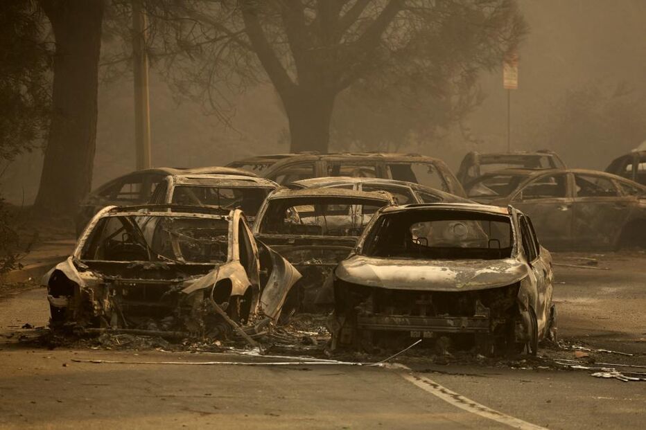 Destruição provocada pelos incêndios na Califórnia 