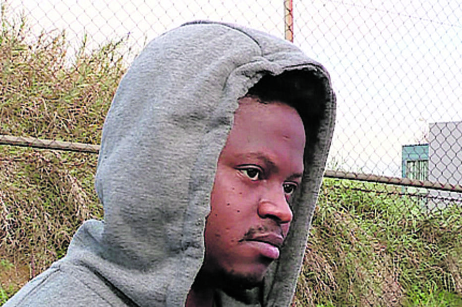 Edmundo Nascimento, o pai, questiona por que razão o filho não ficou internado