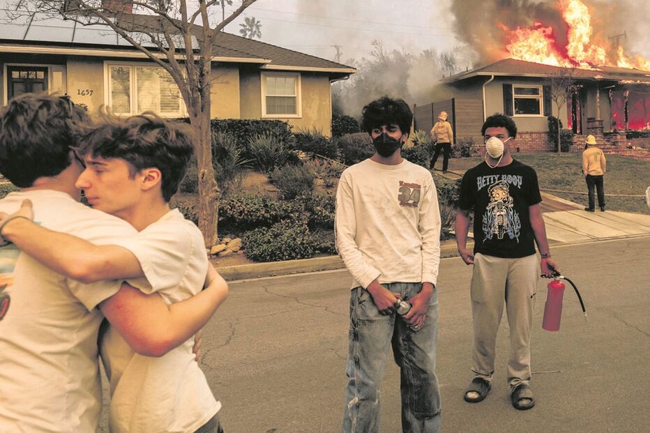 Milhares de moradores foram forçados a sair das suas casas 