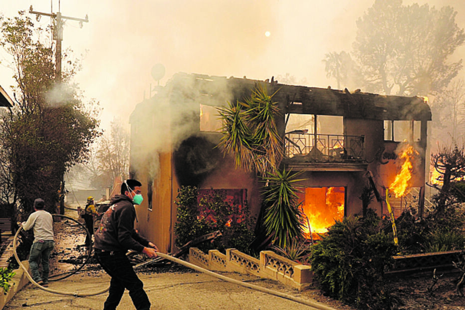 Milhares de moradores foram forçados a sair das suas casas 